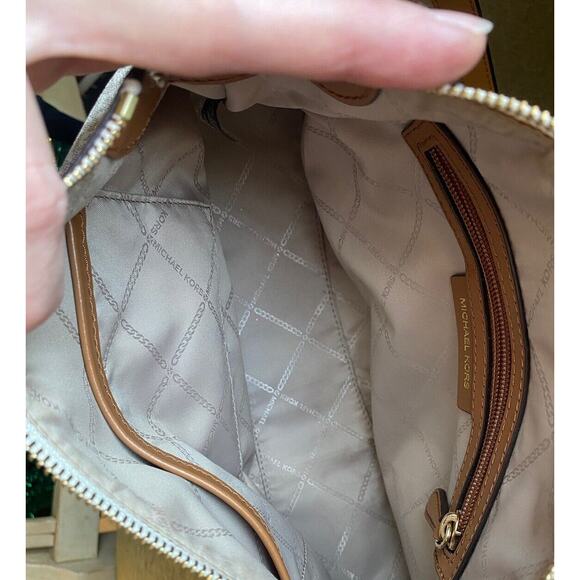 MICHAEL KORS Pocketbook Crosby Medium Signature Logo Print Messenger Bag Cream - Picture 7 of 11